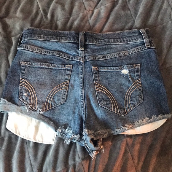 Hollister Shorts - Picture 2 of 3